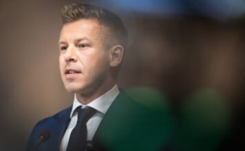 Szja-csökkentés: kik nyernek, és kik nem, a Tisza Párt tervezett adócsökkentésével?
