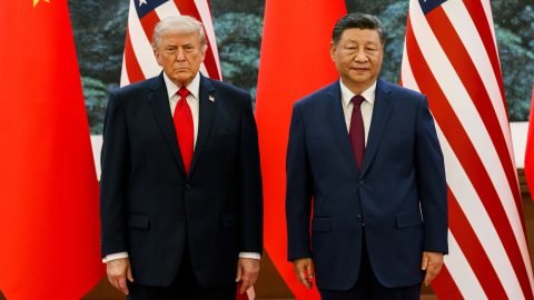 Trump ut&aacute;n Putyin is K&iacute;n&aacute;ba l&aacute;togat