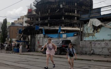 Ukrán külügyminiszter: Nem szabad meghátrálni Moszkva fenyegetése miatt