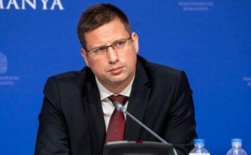 Volt, aki az államtitkároknál is jobban keresett Gulyás Gergely minisztériumában