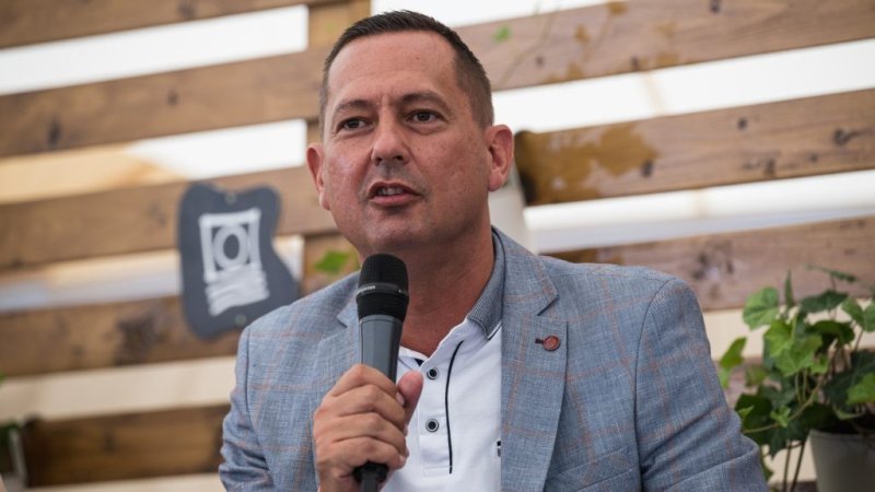Moln&aacute;r Zsolt letart&oacute;ztat&aacute;s&aacute;t kezdem&eacute;nyezi az &uuml;gy&eacute;szs&eacute;g, megsz&oacute;lalt a volt szocialista k&eacute;pviselő v&eacute;dő&uuml;gyv&eacute;dje