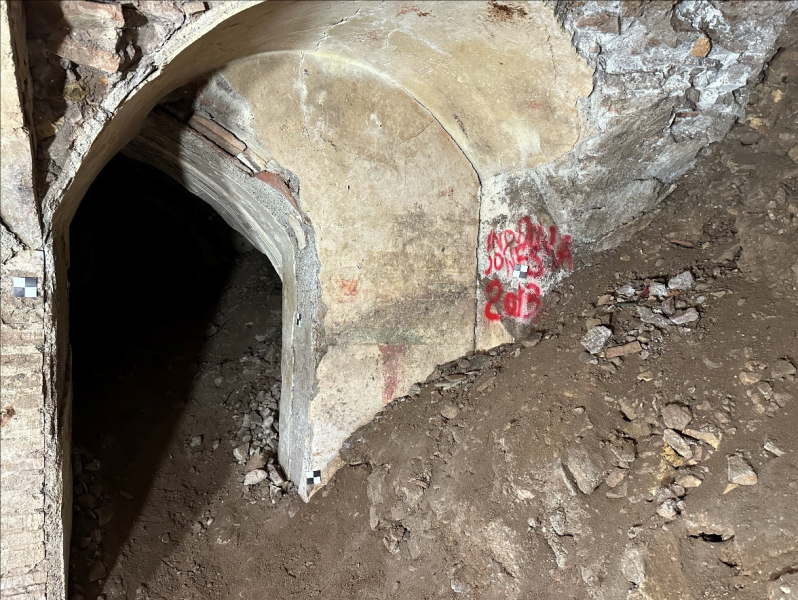 Rejtett folyos&oacute;kat tal&aacute;ltak a di&aacute;kok iskol&aacute;juk alatt